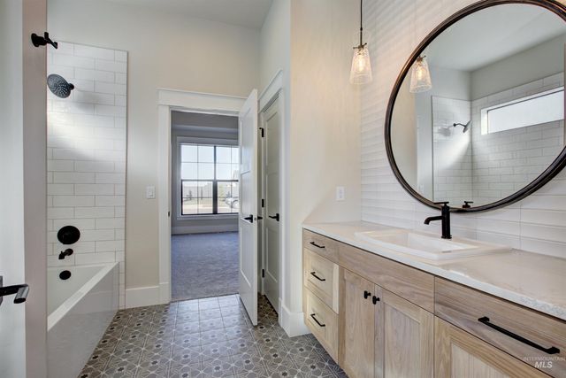 5876 S Pinpoint Way, Meridian, ID 83642