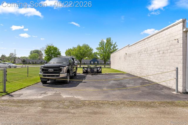 18906 Dix Road, Melvindale, MI 48122