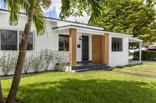 5410 SW 2nd St, Miami, FL 33134