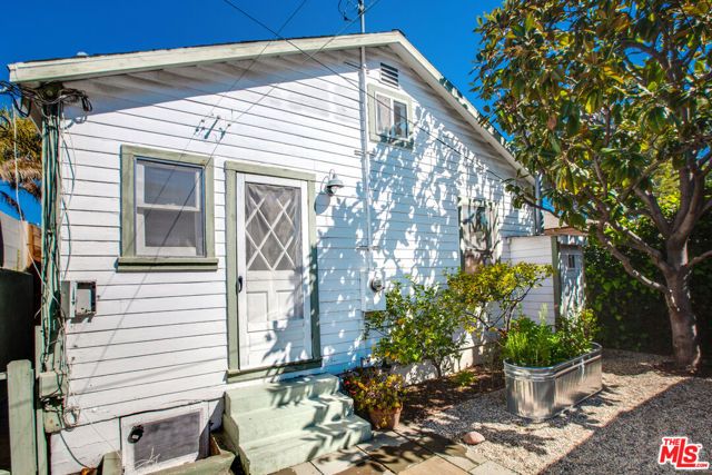 1548 Cabrillo Avenue, Los Angeles, CA 90291