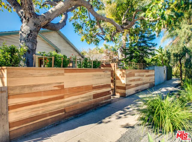1548 Cabrillo Avenue, Los Angeles, CA 90291