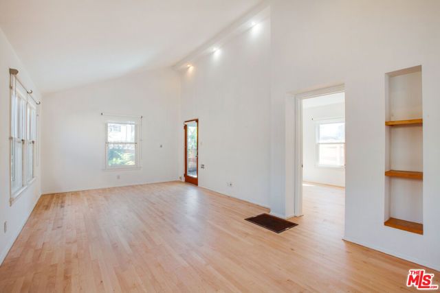 1548 Cabrillo Avenue, Los Angeles, CA 90291