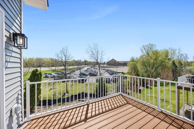 7082 Weston Lane N, Maple Grove, MN 55311
