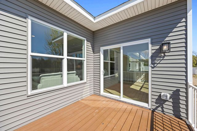7082 Weston Lane N, Maple Grove, MN 55311
