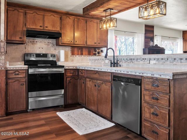 500 S Foundation Five Road, Benson, AZ 85602
