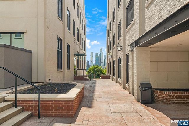 518-536 Gregory Avenue C301, Weehawken, NJ 07086