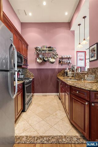 518-536 Gregory Avenue C301, Weehawken, NJ 07086