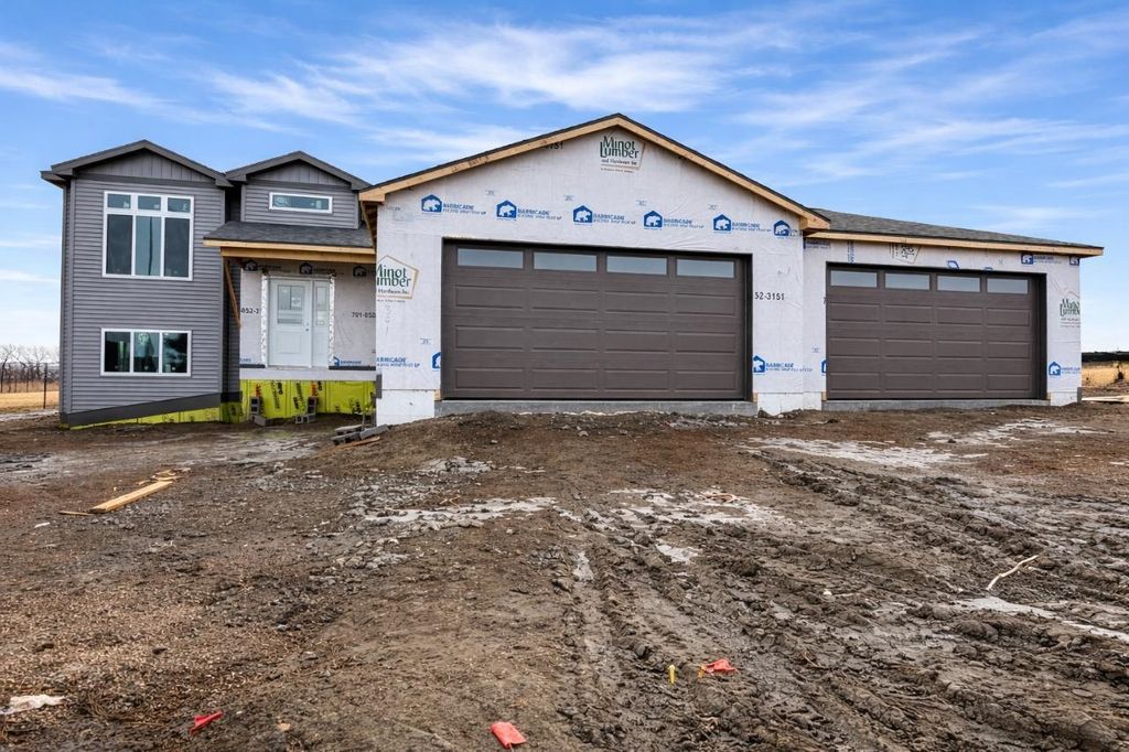 2301 Johnson St., Burlington, ND 58722