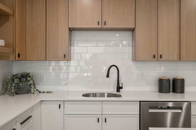 20 Audubon Way 109, Canton, MA 02021