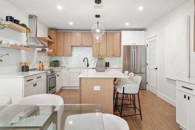 20 Audubon Way 109, Canton, MA 02021