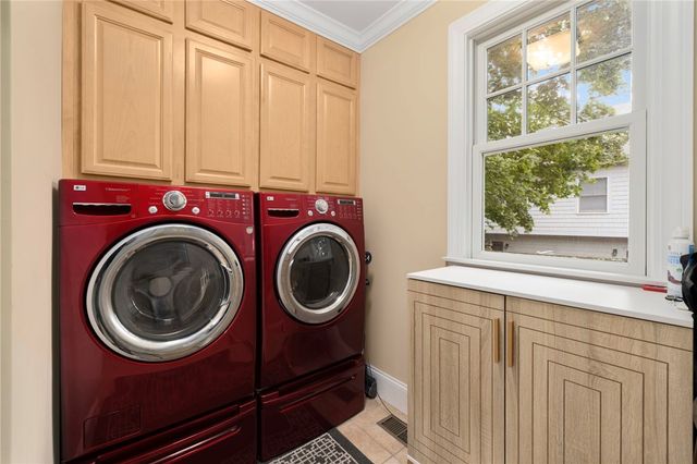 30 Vine Street, East Greenwich, RI 02818
