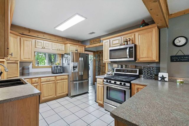 18599 317th Street, Long Grove, IA 52756