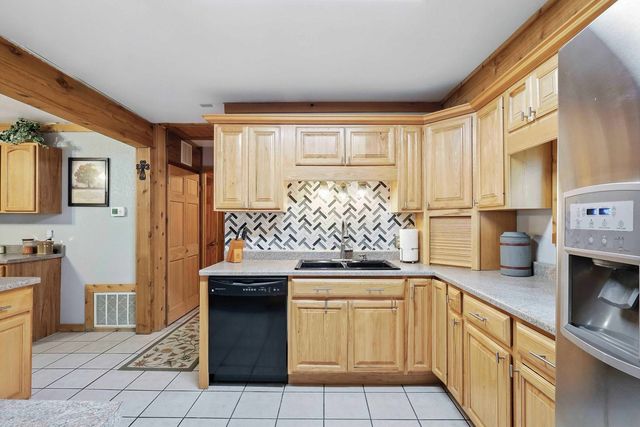 18599 317th Street, Long Grove, IA 52756