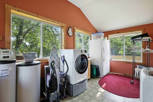 18599 317th Street, Long Grove, IA 52756