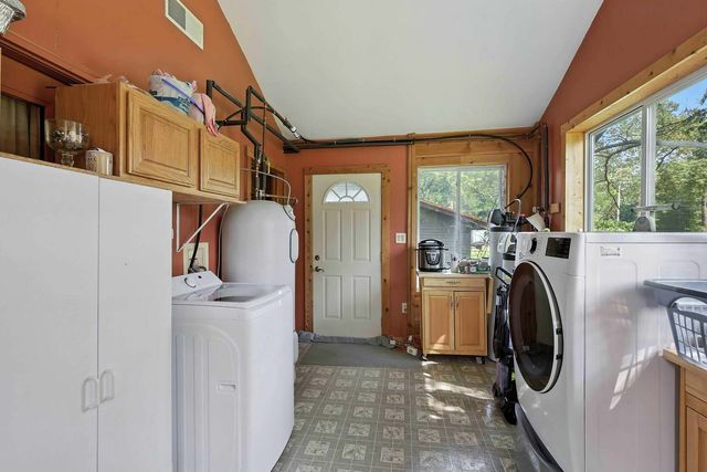 18599 317th Street, Long Grove, IA 52756