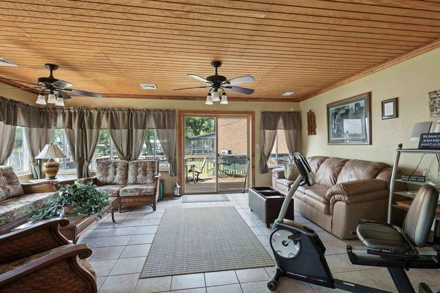 18599 317th Street, Long Grove, IA 52756