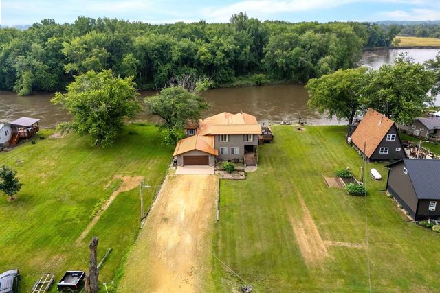 18599 317th Street, Long Grove, IA 52756