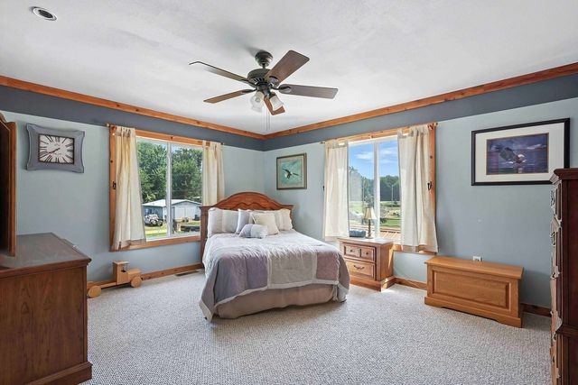 18599 317th Street, Long Grove, IA 52756