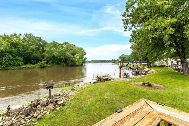 18599 317th Street, Long Grove, IA 52756