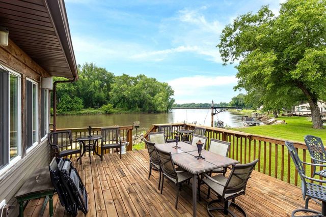 18599 317th Street, Long Grove, IA 52756