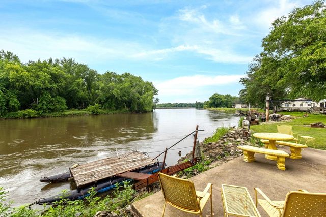 18599 317th Street, Long Grove, IA 52756