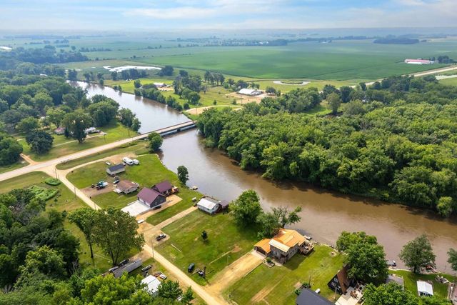 18599 317th Street, Long Grove, IA 52756