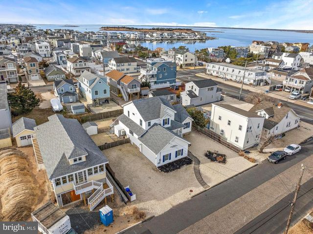 108 W 22ND ST, Ship Bottom, NJ 08008