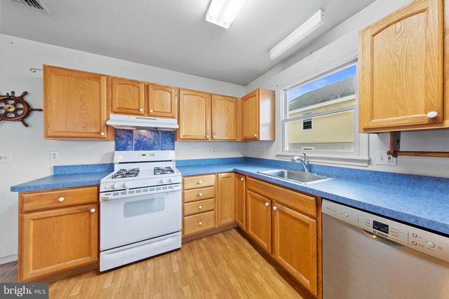 108 W 22ND ST, Ship Bottom, NJ 08008