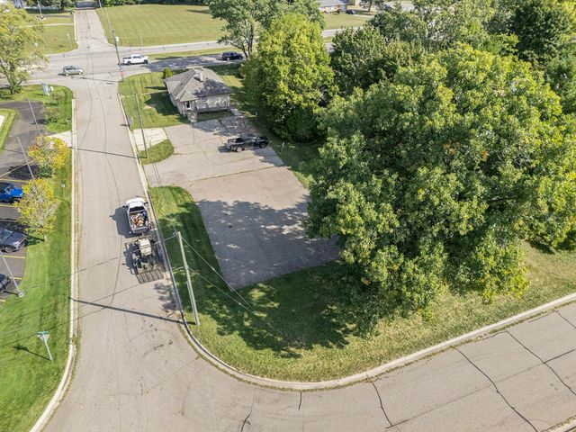 2963 W Dickman Road, Springfield, MI 49037