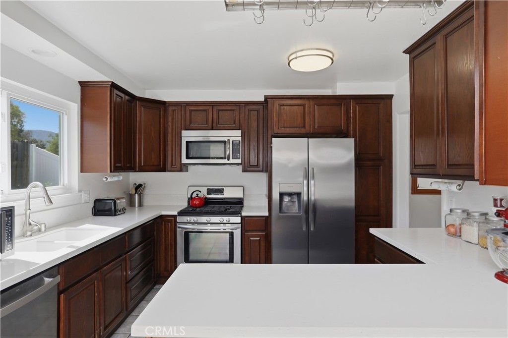 Image 6 of property listing at 2097 Santa Barbara, Corona, CA 92882