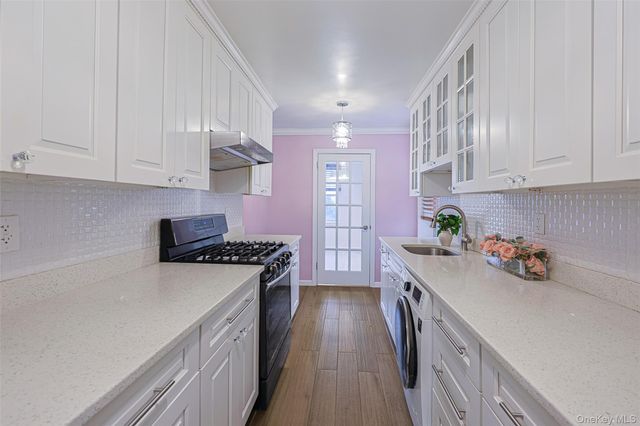 18-65 211th Street 5G, Bayside, NY 11360