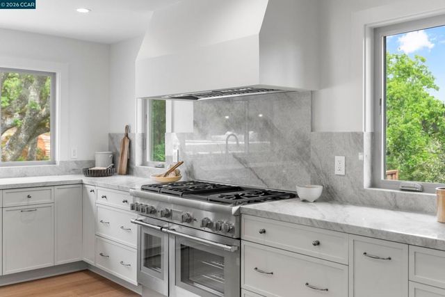 1059 Lizann Dr, Lafayette, CA 94549