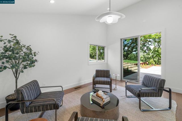 1059 Lizann Dr, Lafayette, CA 94549