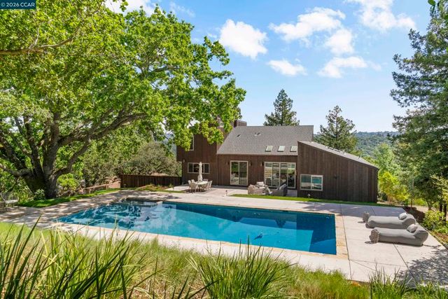 1059 Lizann Dr, Lafayette, CA 94549