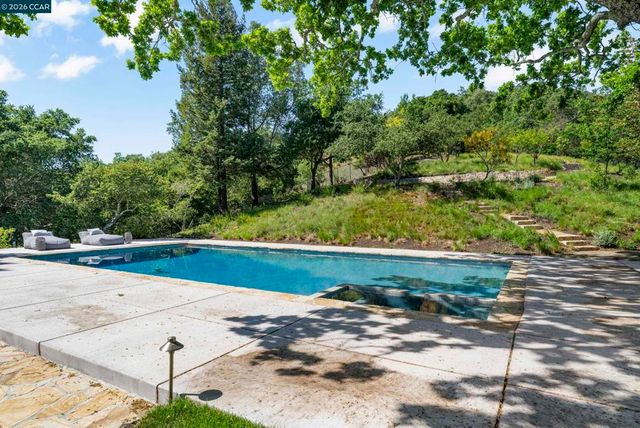 1059 Lizann Dr, Lafayette, CA 94549