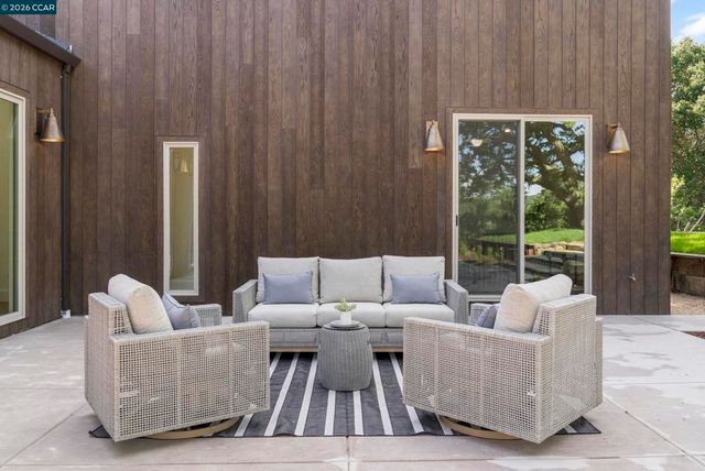 1059 Lizann Dr, Lafayette, CA 94549