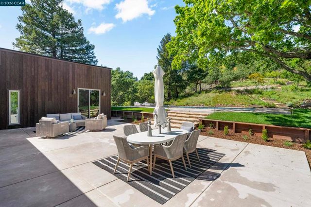 1059 Lizann Dr, Lafayette, CA 94549