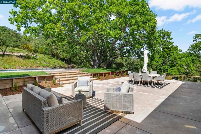 1059 Lizann Dr, Lafayette, CA 94549