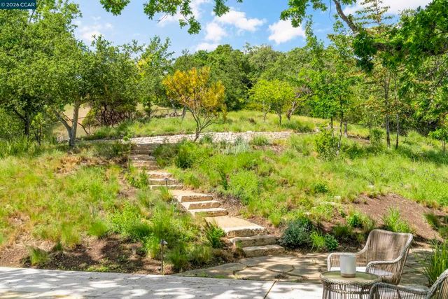 1059 Lizann Dr, Lafayette, CA 94549