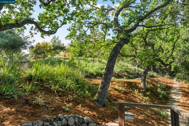 1059 Lizann Dr, Lafayette, CA 94549