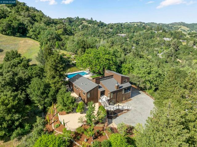 1059 Lizann Dr, Lafayette, CA 94549