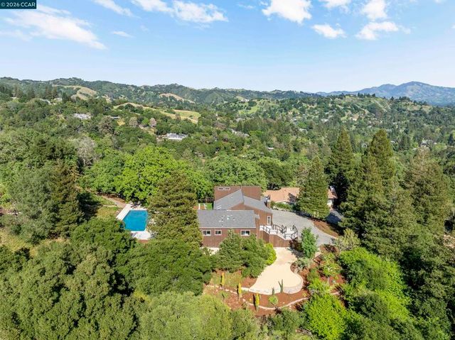 1059 Lizann Dr, Lafayette, CA 94549