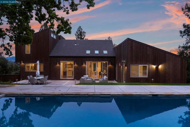 1059 Lizann Dr, Lafayette, CA 94549