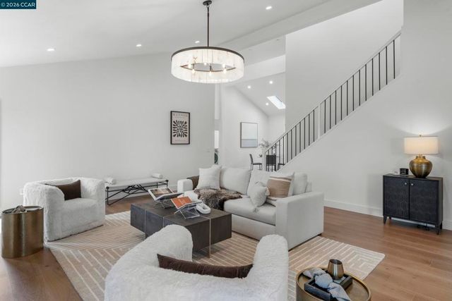 1059 Lizann Dr, Lafayette, CA 94549