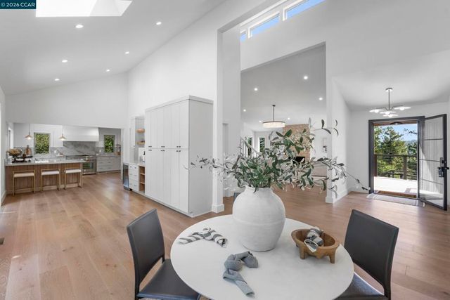 1059 Lizann Dr, Lafayette, CA 94549