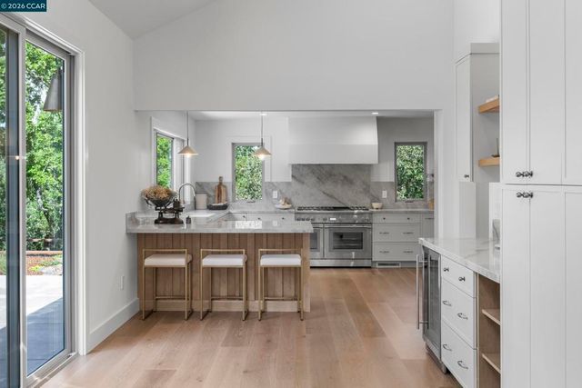 1059 Lizann Dr, Lafayette, CA 94549