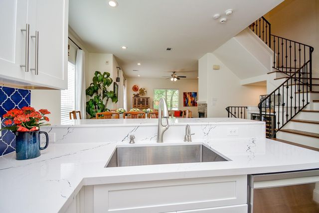 909 W 22nd Street I, Houston, TX 77008