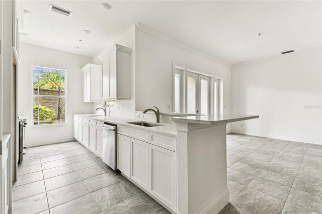 7834 HIDDEN CREEK LOOP 102, Lakewood Ranch, FL 34202