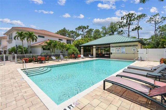 7834 HIDDEN CREEK LOOP 102, Lakewood Ranch, FL 34202