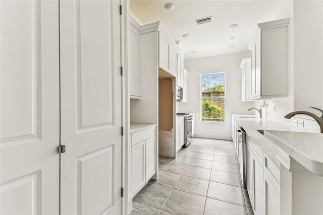 7834 HIDDEN CREEK LOOP 102, Lakewood Ranch, FL 34202